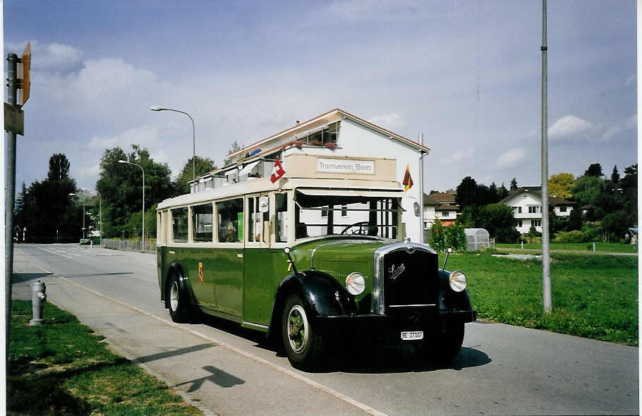 (063'322) - SVB Bern (TVB) - Nr. 7/BE 27'107 - Saurer/R&Str. am 7. September 2003 beim Bahnhof Fraubrunnen