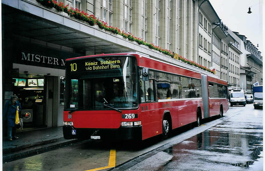 (063'409) - Bernmobil, Bern - Nr. 269/BE 572'269 - Volvo/Hess am 11. September 2003 beim Bahnhof Bern