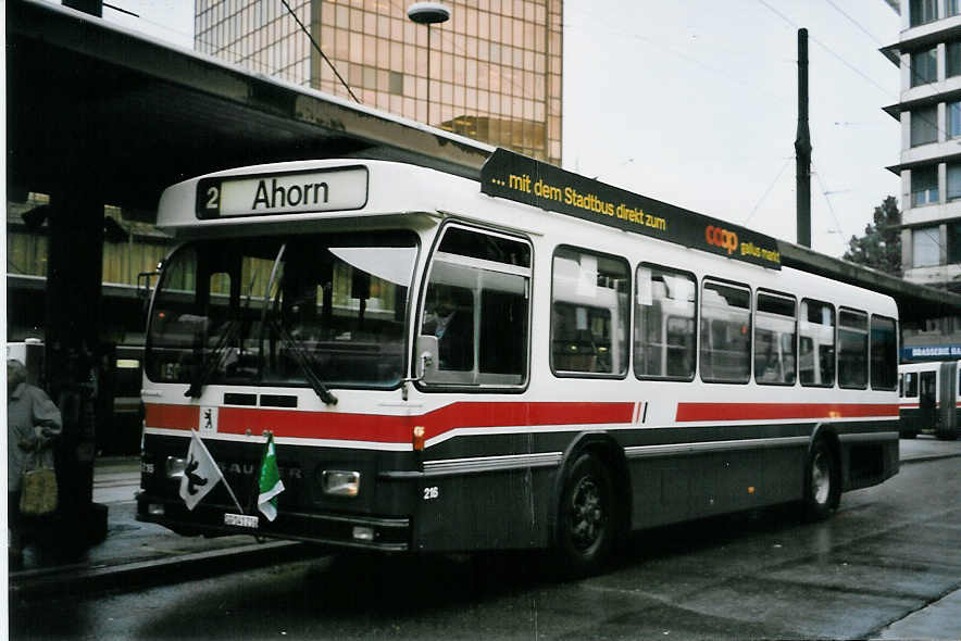 (063'729) - VBSG St. Gallen - Nr. 216/SG 141'216 - Saurer/Hess am 9. Oktober 2003 beim Bahnhof St. Gallen