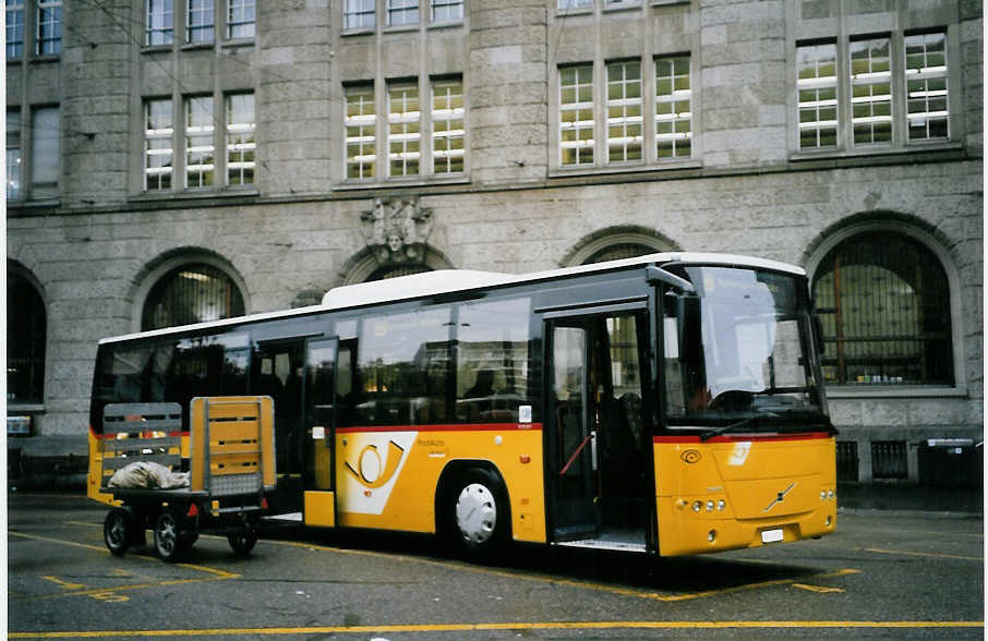 (063'807) - PostAuto St. Gallen-Appenzell - AR 14'852 - Volvo am 9. Oktober 2003 beim Bahnhof St. Gallen