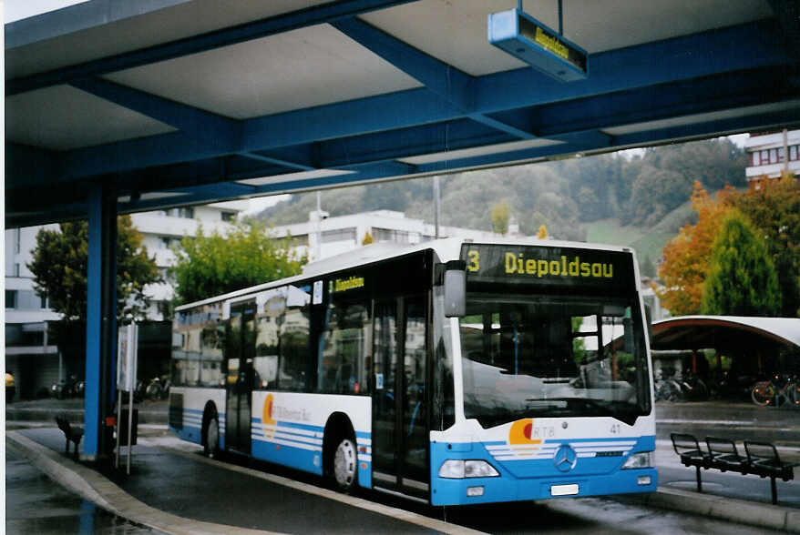 (063'907) - RTB Altsttten - Nr. 41/SG 131'606 - Mercedes am 9. Oktober 2003 beim Bahnhof Heerbrugg