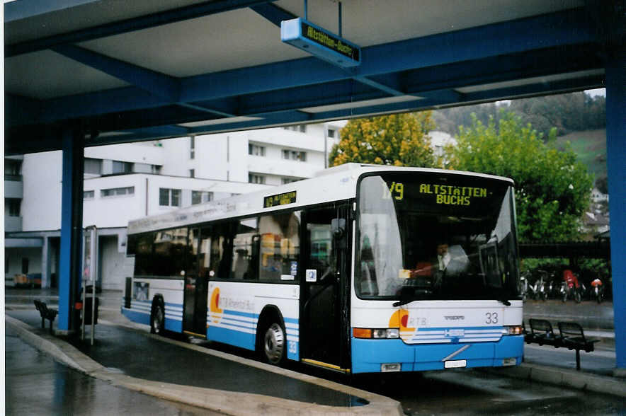 (063'908) - RTB Altsttten - Nr. 33/SG 248'733 - Volvo/Hess am 9. Oktober 2003 beim Bahnhof Heerbrugg