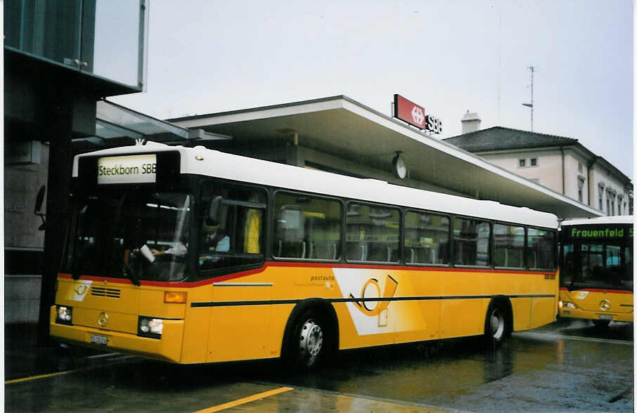 (063'917) - PostAuto Thurgau-Schaffhausen - Nr. 6/TG 158'206 - Mercedes/R&J (ex P 25'331) am 9. Oktober 2003 beim Bahnhof Frauenfeld