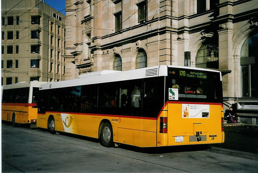 (064'126) - Moser, Flaach - Nr. 3/ZH 51'394 - MAN am 15. Oktober 2003 beim Hauptbahnhof Winterthur