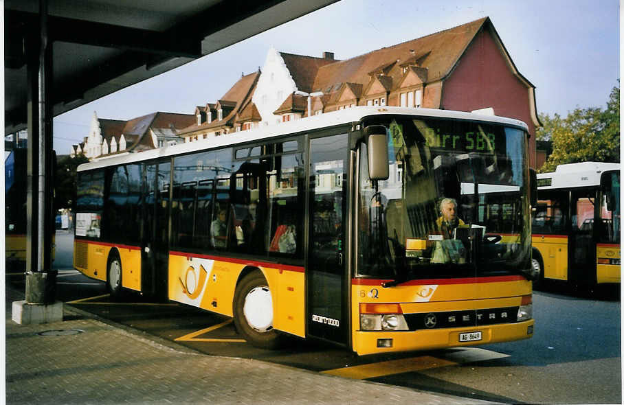 (064'202) - Geissmann, Mellingen - Nr. 16/AG 8649 - Setra am 18. Oktober 2003 beim Bahnhof Brugg