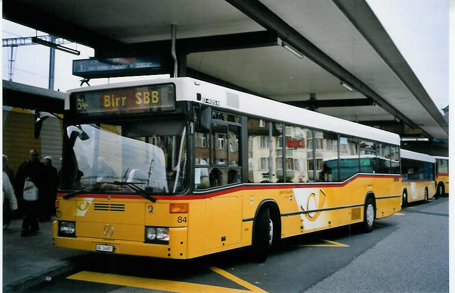 (064'207) - Voegtlin-Meyer, Brugg - Nr. 84/AG 14'681 - Mercedes am 18. Oktober 2003 beim Bahnhof Brugg