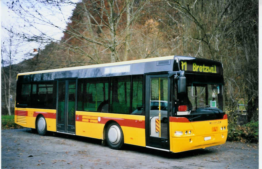 (064'315) - AGSE Eptingen - BL 7608 - Neoplan am 15. November 2003 in Reigoldswil, Garage