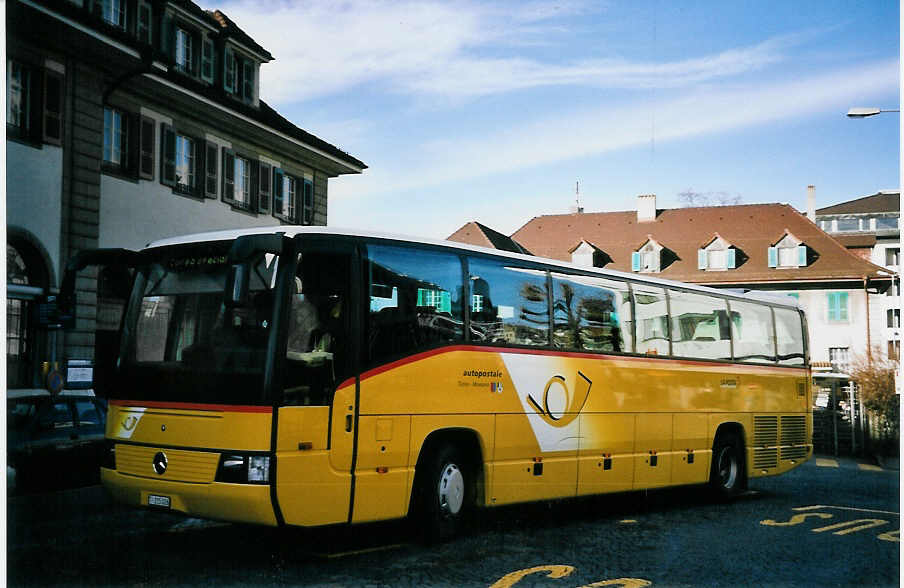 (064'423) - AutoPostale Ticino-Moesano - TI 215'026 - Mercedes (ex P 25'230) am 23. November 2003 beim Bahnhof Thun