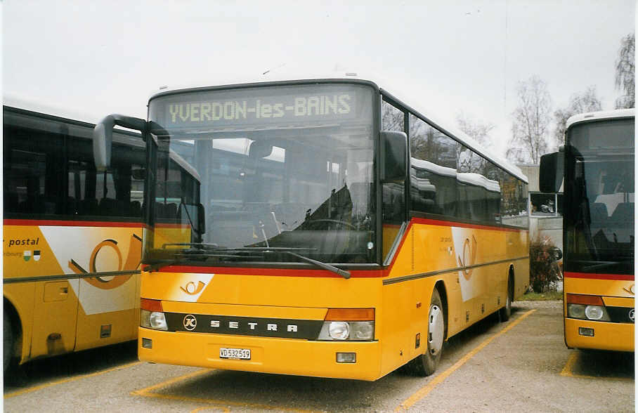 (064'527) - CarPostal Vaud-Fribourg - VD 532'519 - Setra (ex P 26'022) am 29. November 2003 in Yverdon, Garage