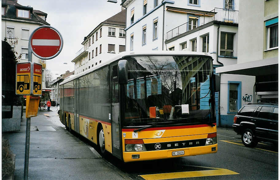 (064'712) - AVA Aarberg - Nr. 4/BE 26'614 - Setra am 14. Dezember 2003 in Biel, Zentralplatz