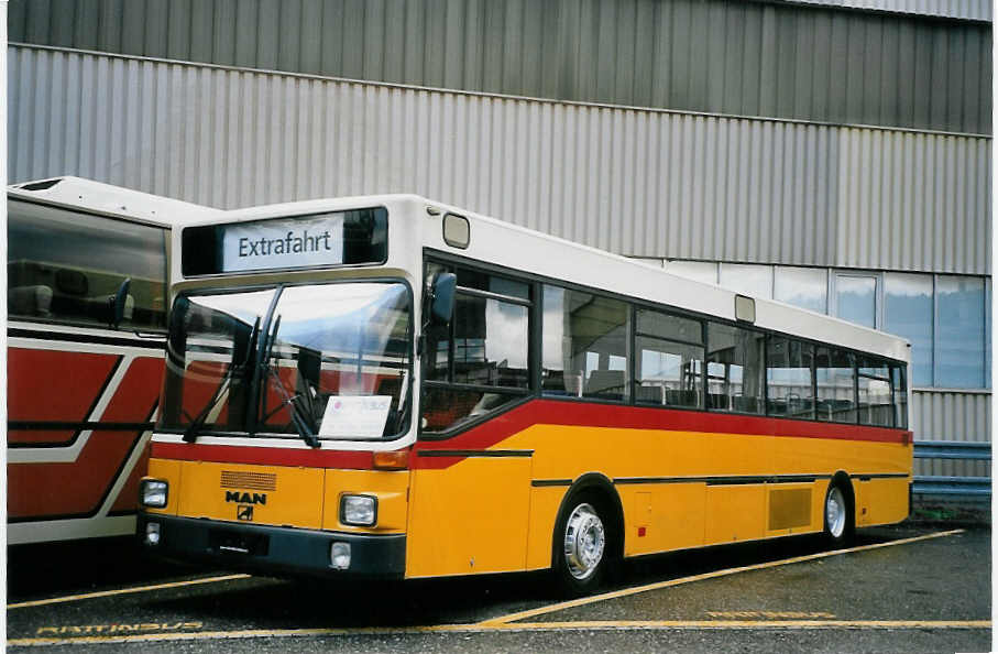 (064'714) - Lengacher, Mnsingen - MAN am 14. Dezember 2003 in Biel, Rattinbus