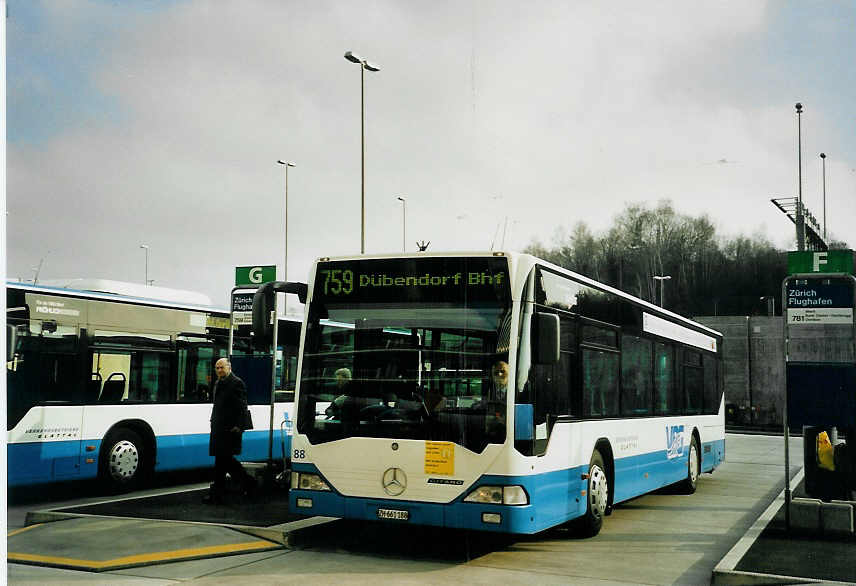 (065'510) - Welti-Furrer, Zrich - Nr. 88/ZH 661'188 - Mercedes am 16. Februar 2004 in Zrich, Flughafen