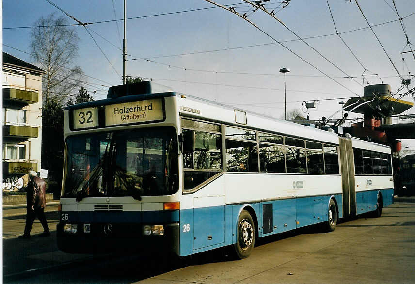 (065'610) - VBZ Zrich - Nr. 26 - Mercedes Gelenktrolleybus am 16. Februar 2004 in Zrich, Bucheggplatz