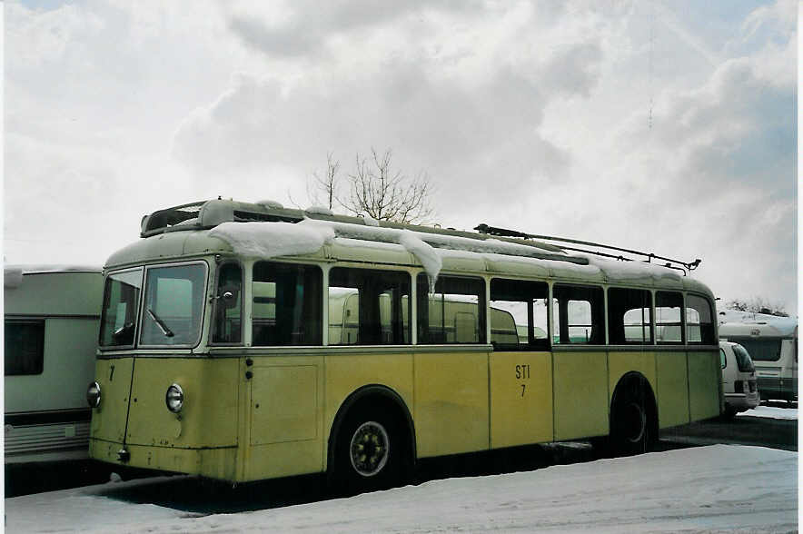 (065'818) - STI Thun - Nr. 7 - Berna/Gangloff Trolleybus am 29. Februar 2004 in Niederscherli