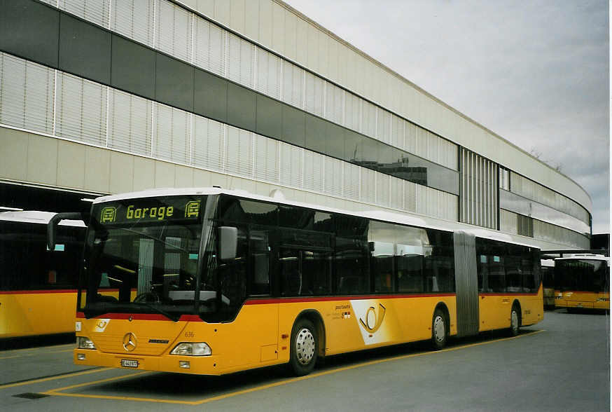 (066'102) - PostAuto Bern-Freiburg-Solothurn - Nr. 636/BE 443'977 - Mercedes (ex P 27'011) am 21. Mrz 2004 in Bern, Postautostation