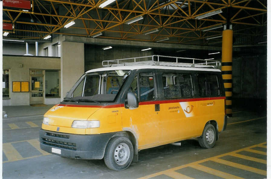 (066'715) - Elsa, Mutten - GR 22'233 - Fiat am 20. April 2004 in Thusis, Postautostation