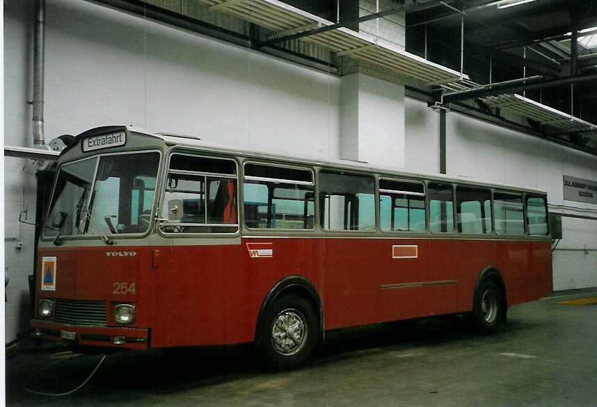 (067'113) - Zivilschutz, Winterthur - Nr. 254/ZH 508'416 - Volvo/Tscher (ex WV Winterthur Nr. 254) am 24. April 2004 in Winterthur, Depot Grzefeld