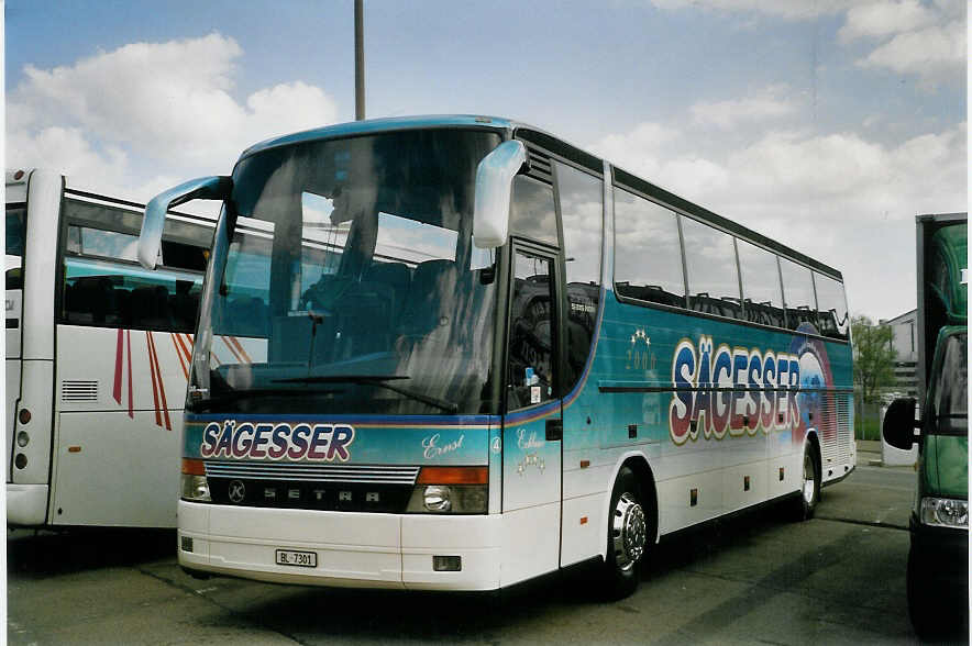 (067'203) - Sgeser, Wintersingen - Nr. 4/BL 7301 - Setra am 24. April 2004 in Zrich, Flughafen