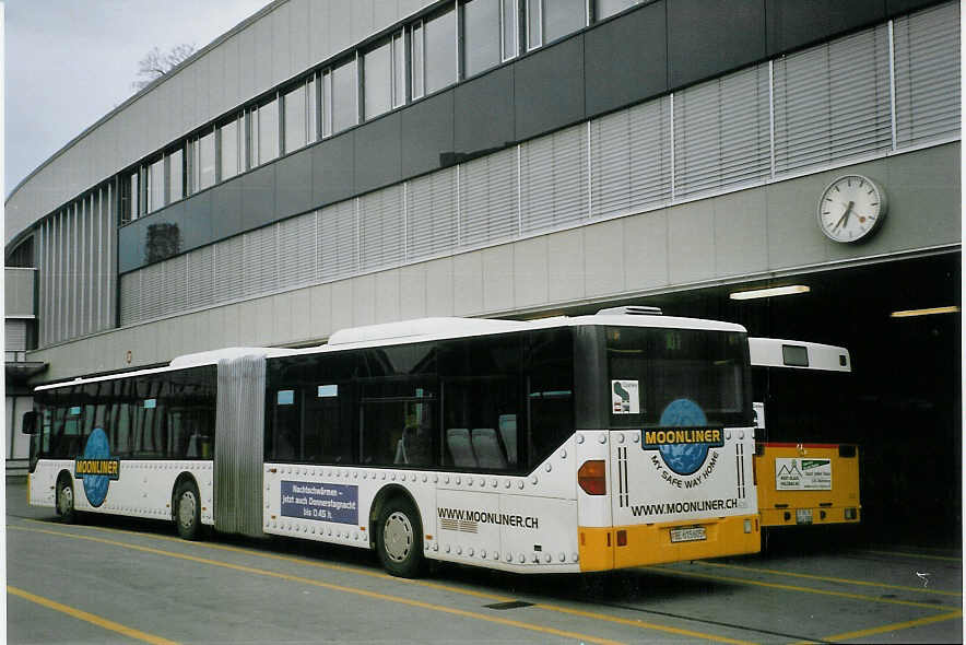 (067'302) - PostAuto Bern-Freiburg-Solothurn - Nr. 635/BE 615'605 - Mercedes (ex P 27'009) am 1. Mai 2004 in Bern, Postautostation