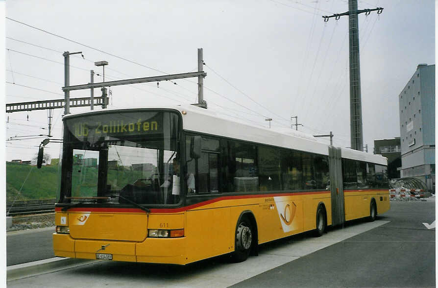 (067'503) - PostAuto Bern-Freiburg-Solothurn - Nr. 611/BE 614'089 - Volvo/Hess (ex P 27'731) am 13. Mai 2004 beim Bahnhof Zollikofen