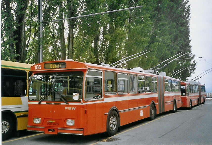 (067'705) - TN Neuchtel - Nr. 156 - FBW/Hess Gelenktrolleybus (ex Nr. 56) am 22. Mai 2004 in Neuchtel, Dpt