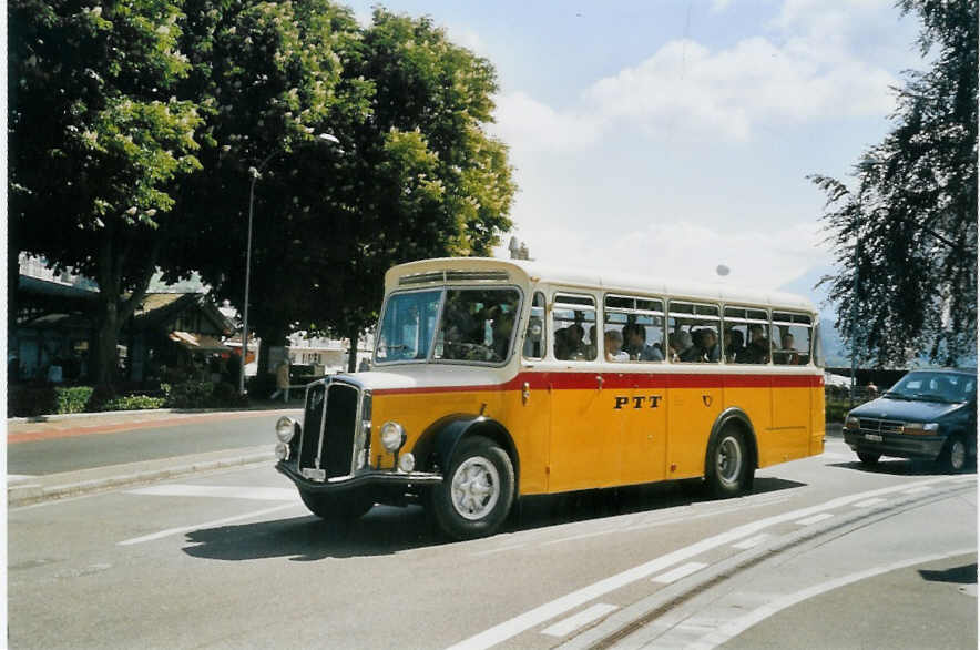 (067'722) - Brndli, Elfingen - AG 17'399 - Saurer/Hess am 23. Mai 2004 beim Bahnhof Luzern