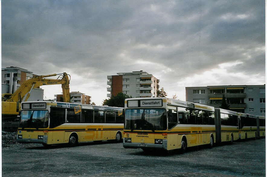 (068'018) - STI Thun - Nr. 65/BE 435'065 + Nr. 63/BE 433'663 - Mercedes am 23. Mai 2004 in Thun, Garage