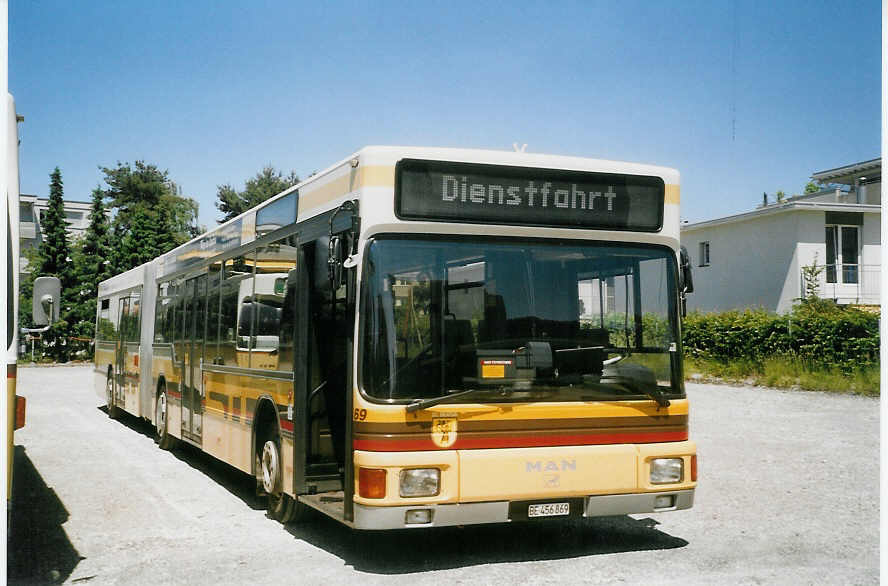 (068'214) - STI Thun - Nr. 69/BE 456'869 - MAN am 8. Juni 2004 in Thun, Garage