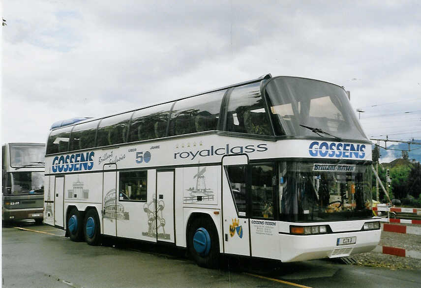 (068'305) - Aus Deutschland: Gossens, Essen - E-X 3 - Neoplan am 13. Juni 2004 in Thun, CarTerminal