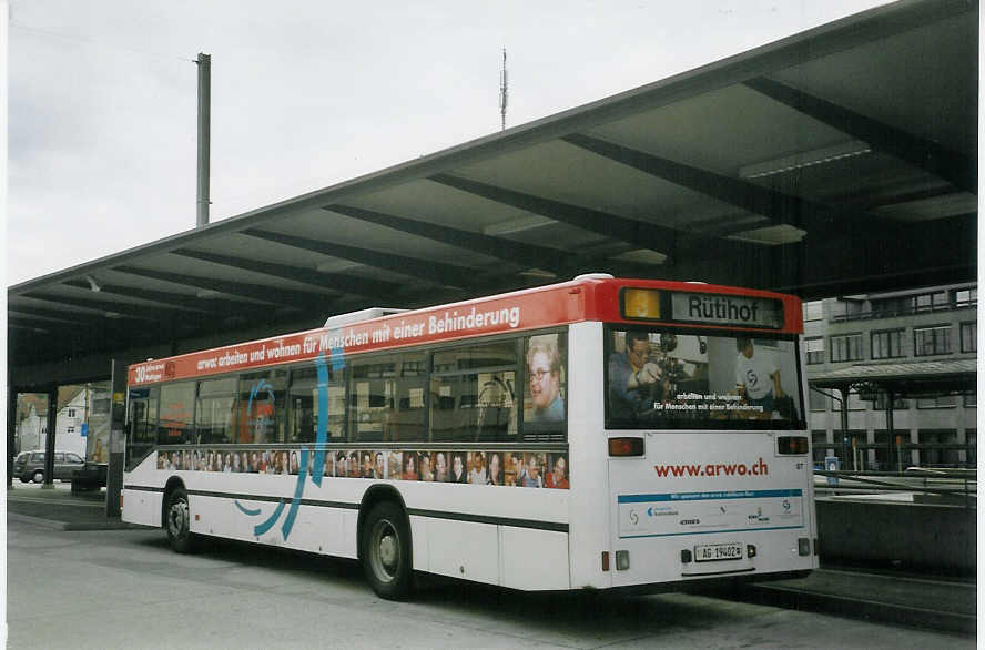 (068'409) - RVBW Wettingen - Nr. 67/AG 19'402 - MAN am 19. Juni 2004 beim Bahnhof Baden