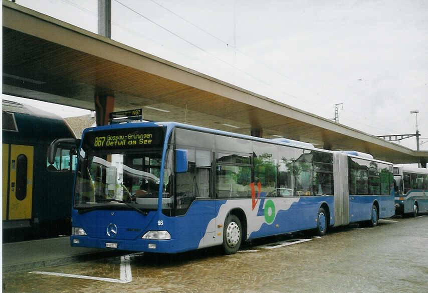 (068'436) - VZO Grningen - Nr. 66/ZH 482'376 - Mercedes am 19. Juni 2004 beim Bahnhof Wetzikon