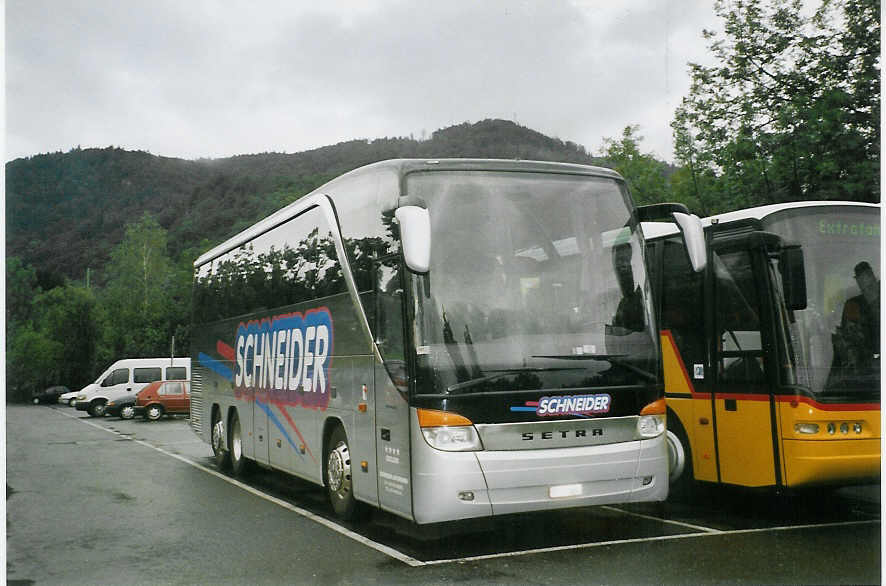 (068'704) - Schneider, Kirchberg - BE 4334 - Setra am 19. Juni 2004 in Thun, Seestrasse