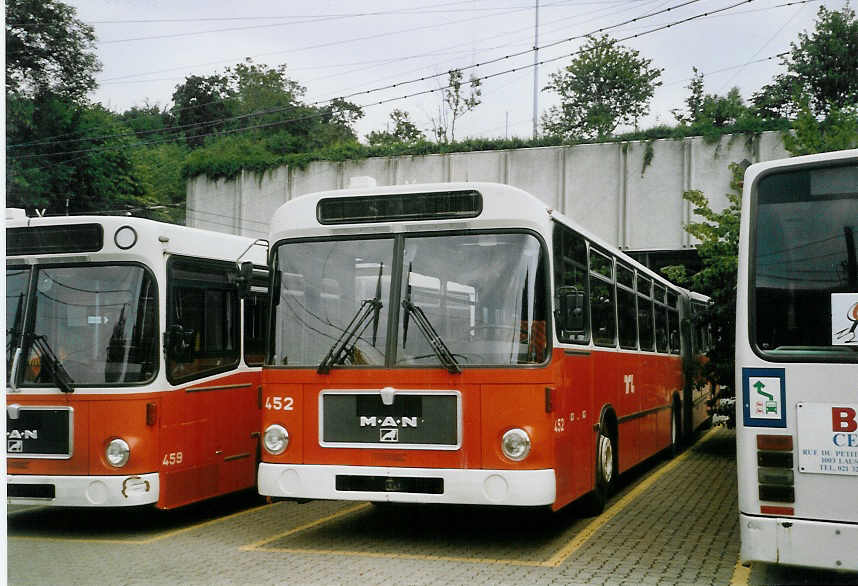 (069'018) - TL Lausanne - Nr. 452 - MAN am 8. Juli 2004 in Lausanne, Dpt Borde