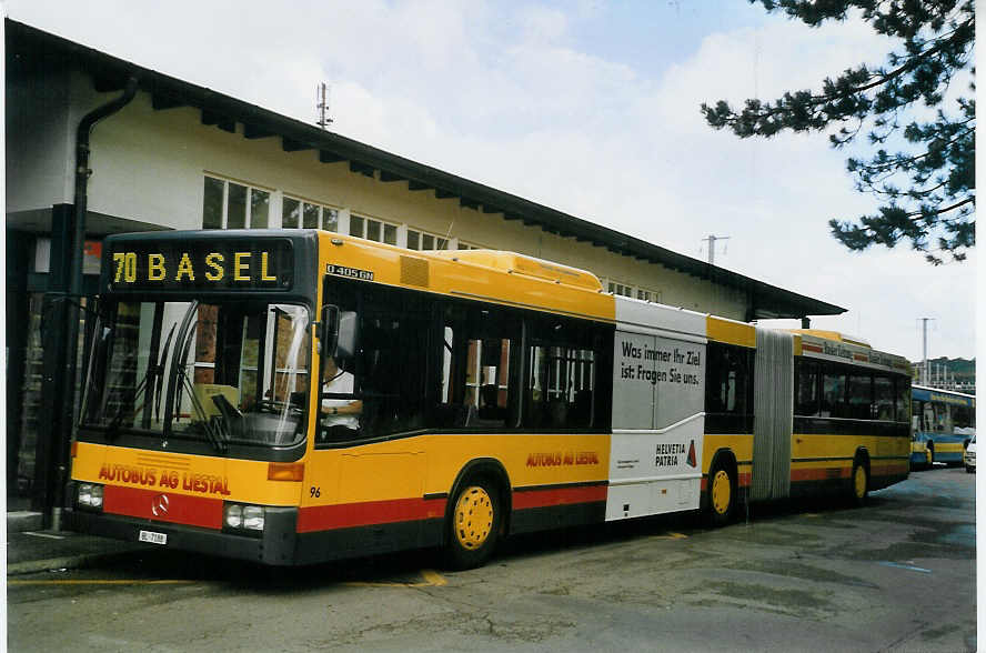 (069'219) - AAGL Liestal - Nr. 96/BL 7188 - Mercedes am 10. Juli 2004 beim Bahnhof Liestal