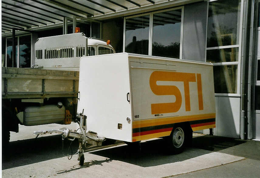 (069'531) - STI Thun - Nr. 165/BE 192'353 - Wasta Gepckanhnger (ex TSG Blumenstein Nr. 13) am 22. Juli 2004 in Thun, Garage