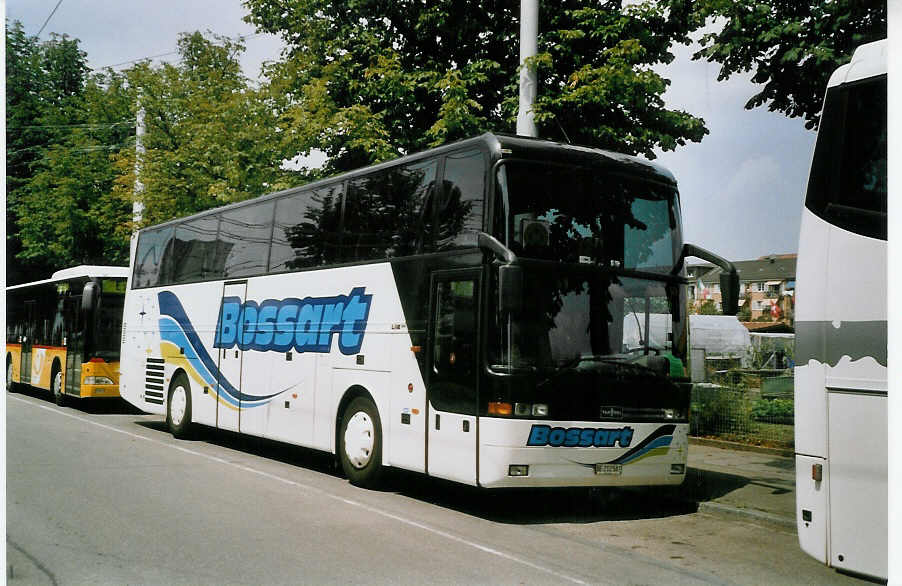 (069'611) - Maurer&Marolf, Neuenegg - BE 212'587 - Van Hool (ex Bossart, Glattbrugg) am 23. Juli 2004 in Zrich, Hardau