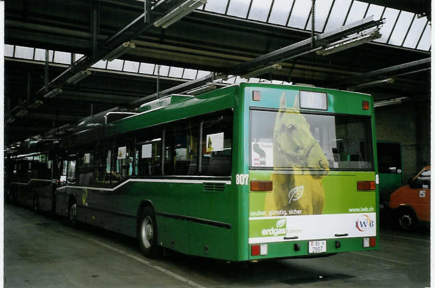 (069'711) - BVB Basel - Nr. 807/BS 2807 - Mercedes am 24. Juli 2004 in Basel, Garage Rankstrasse