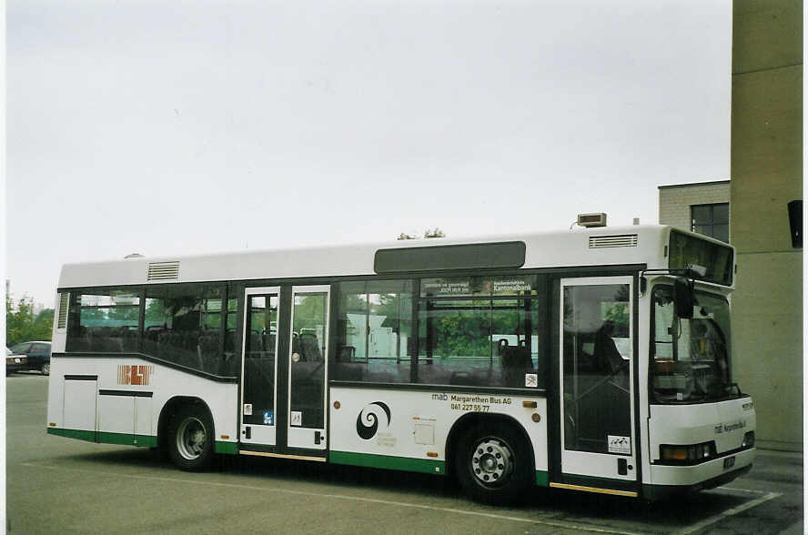 (069'712) - MAB Basel - Nr. 3/BS 1832 - Neoplan (ex Taxi-Zentrale, Basel Nr. 301) am 24. Juli 2004 in Basel, Garage Rankstrasse