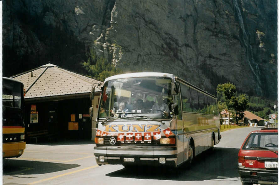 (069'903) - Kunz, Bern - BE 231'945 - Setra am 1. August 2004 in Stechelberg, Hotel