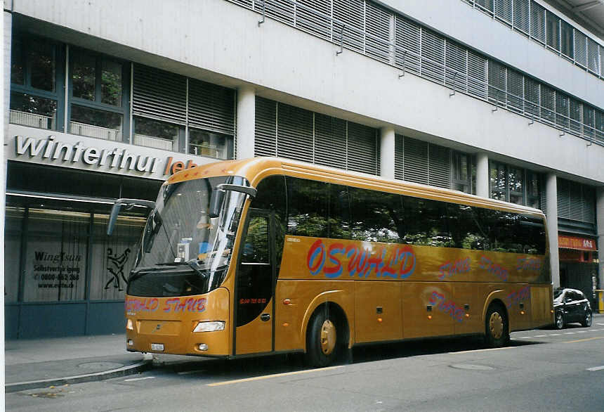 (070'317) - Staub, Menzingen - ZG 62'384 - Volvo am 21. August 2004 in Luzern, Inseli-P