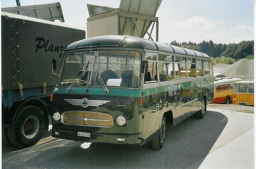 (070'505) - Wiederkehr, Dottikon - AG 251'976 - Saurer/Lauber (ex Le Coultre, Gimel; ex BAM Morges) am 28. August 2004 in Niederbipp, Saurertreffen