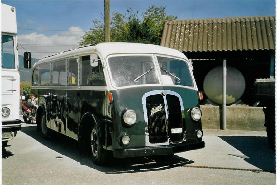 (070'510) - Halter, Oberkulm - AG 272'117 - Berna/R&J (ex M+79'502) am 28. August 2004 in Niederbipp, Saurertreffen