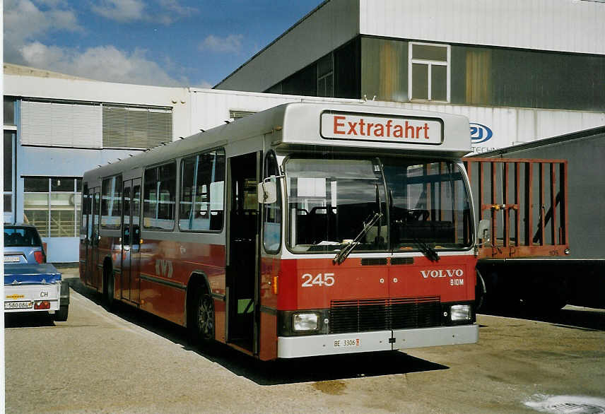 (070'534) - WV Winterthur - Nr. 245/BE 3306 - Volvo/Hess am 28. August 2004 in Biel, BTR