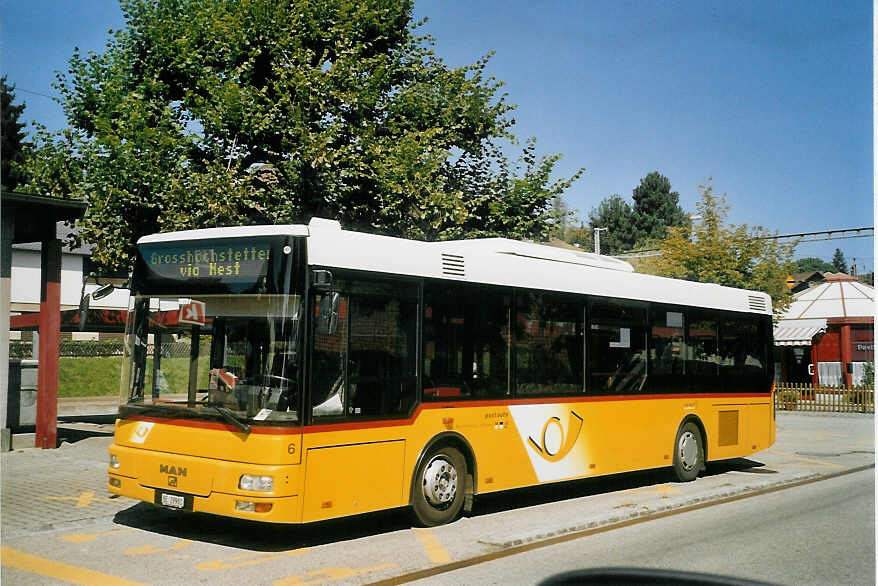 (070'619) - Gurtner, Worb - Nr. 6/BE 29'981 - MAN/Gppel am 5. September 2004 beim Bahnhof Grosshchstetten