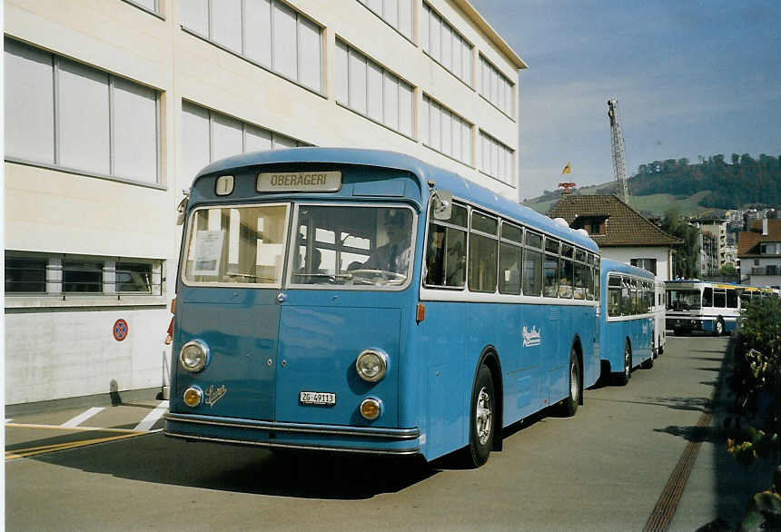 (070'908) - ZVB Zug - Nr. 113/ZG 49'113 - Saurer/Saurer (ex Nr. 13) am 11. September 2004 in Zug, Garage