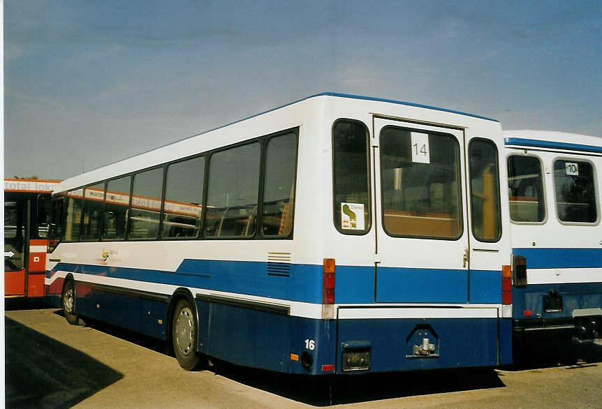 (071'001) - ZVB Zug - Nr. 16 - Mercedes/Hess (ex Rattin, Schaffhausen Nr. 25) am 11. September 2004 in Zug, Werkhof