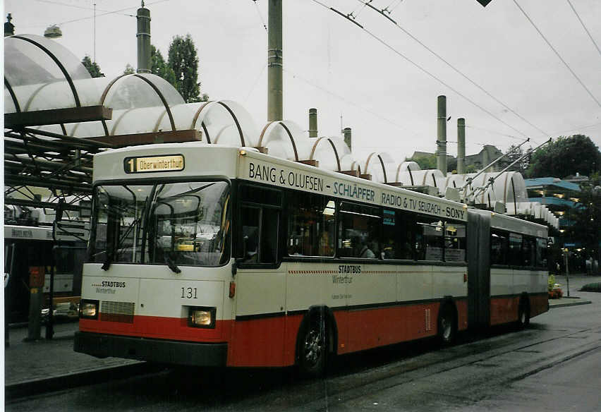 (071'024) - SW Winterthur - Nr. 131 - Saurer/FHS Gelenktrolleybus am 15. September 2004 beim Hauptbahnhof Winterthur