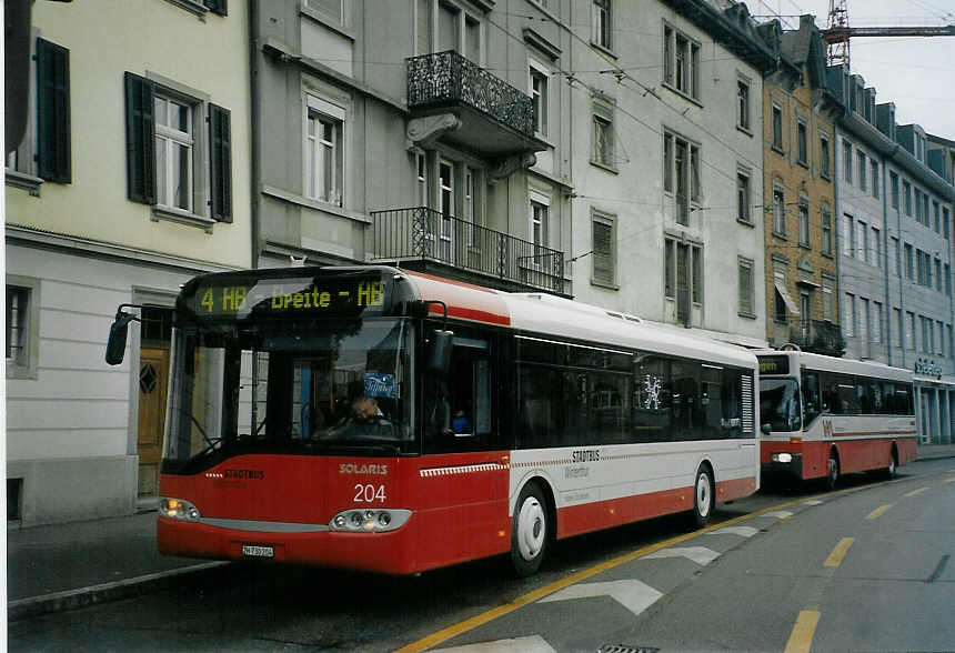 (071'101) - SW Winterthur - Nr. 204/ZH 730'204 - Solaris am 15. September 2004 beim Hauptbahnhof Winterthur