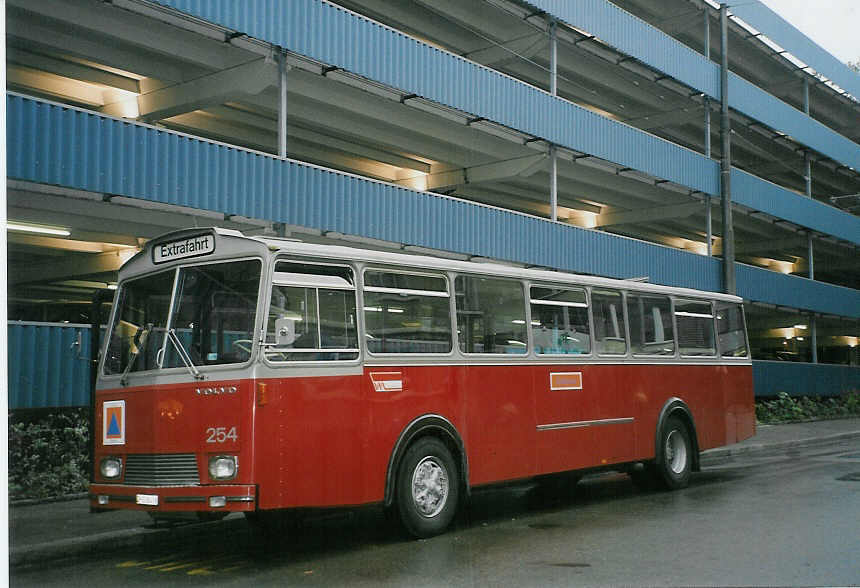 (071'102) - Zivilschutz, Winterthur - Nr. 254/ZH 508'416 - Volvo/Tscher (ex WV Winterthur Nr. 254) am 15. September 2004 beim Hauptbahnhof Winterthur