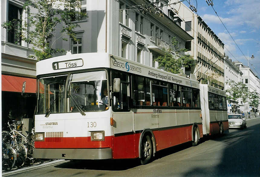 (071'117) - SW Winterthur - Nr. 130 - Saurer/FHS Gelenktrolleybus am 15. September 2004 beim Hauptbahnhof Winterthur